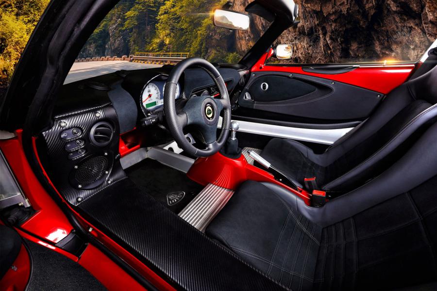 Интерьер Lotus Elise S by Carbon Motors 2017 года  (фото 6 из 14)